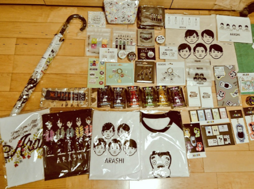 嵐を旅する展覧会グッズ２