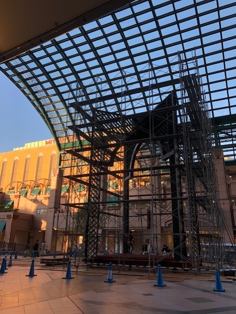 2020年baccaratのシャンデリアを組み立てる