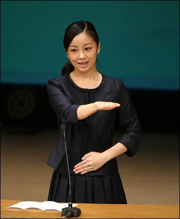 佳子さまの手話